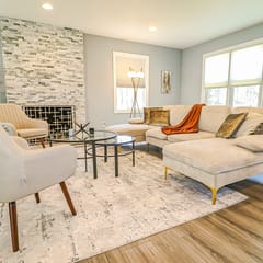 Lavish Spacious Home Near Town • Game Room • 4BR