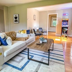Majestic Princeton Home • Arcade • Big Yard • 4BR