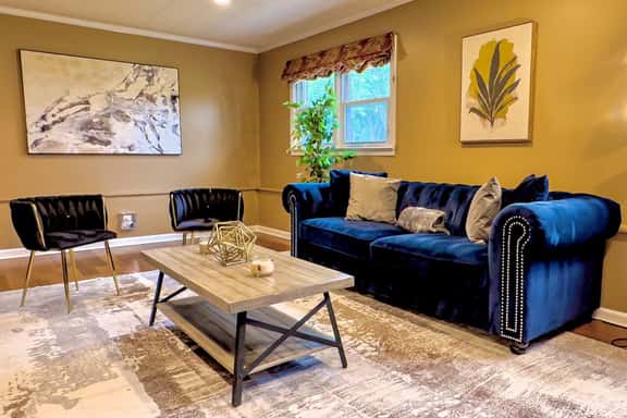 Grand Lakeview Retreat Near Town • Game Rm • 4BR - Image 1