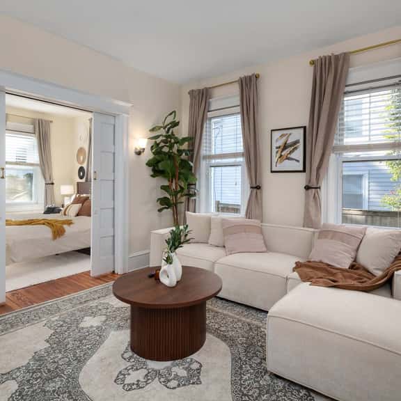 Downtown Princeton Haven • 1BR • Fast WiFi - Image 1