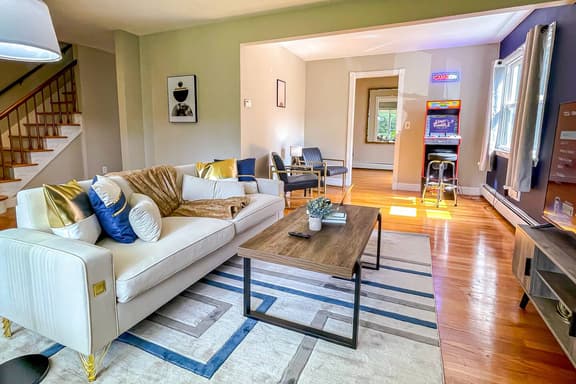 Majestic Princeton Home • Arcade • Big Yard • 4BR